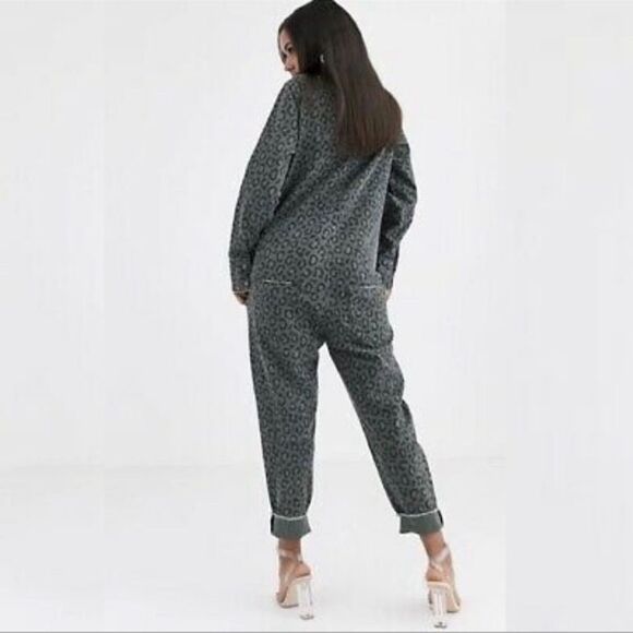 One Teaspoon leopard print denim boilersuit
 Oversized cropped sold at ASOS - Picture 4 of 15
